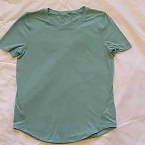 Lululemon t shirt
